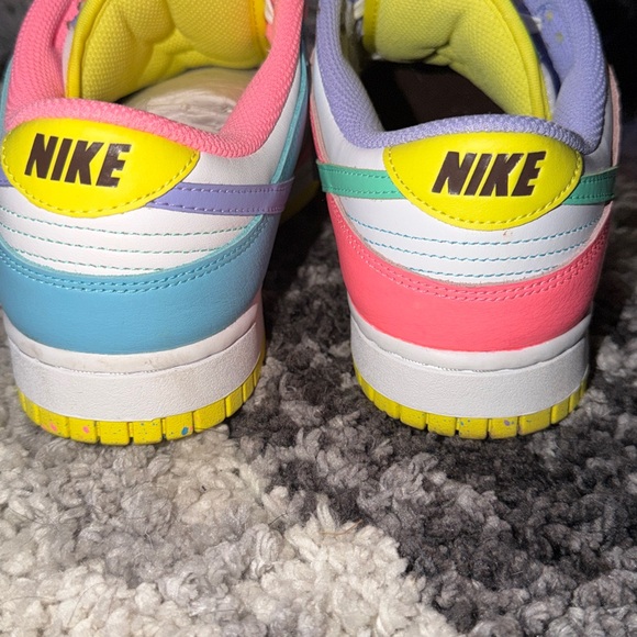 Nike Dunk Low SE Easter Candy - Picture 3 of 3